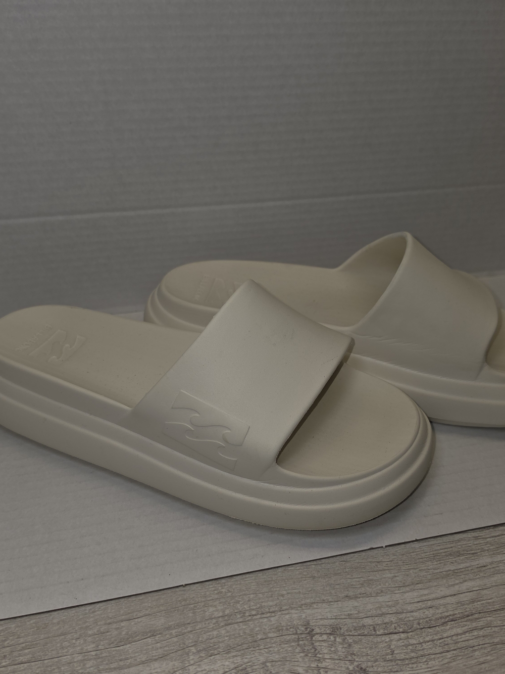 Billabong Cloud Cushion Platform Slides Men's Cream Color Size 10